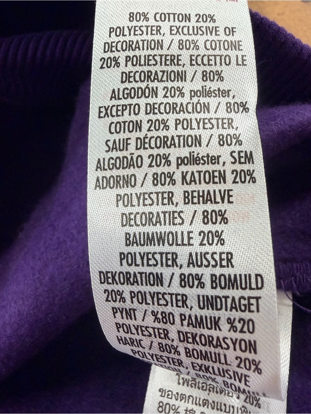 Disney - Purple Graphic Piglet Sweatshirt size M - Picture 6 of 9